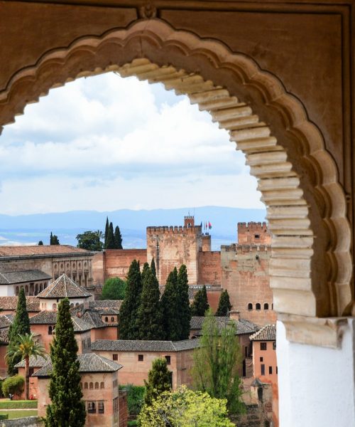 alhambra-granada-andalucia-4296920_1280